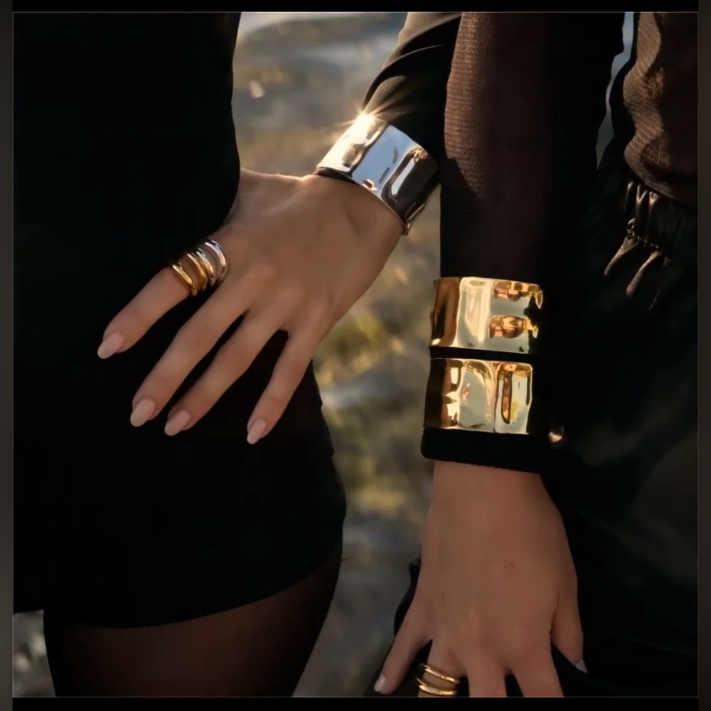 Gold-Plated Chunky Cuff Manchetta Open Bangle
